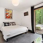 Villa Exclusive Modern In *