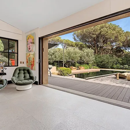 Exclusive Modern In וילה